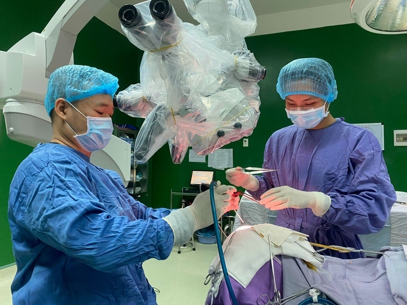 Phẫu thuật dị dạng mạch máu não và cách chăm sóc sau phẫu thuật 3