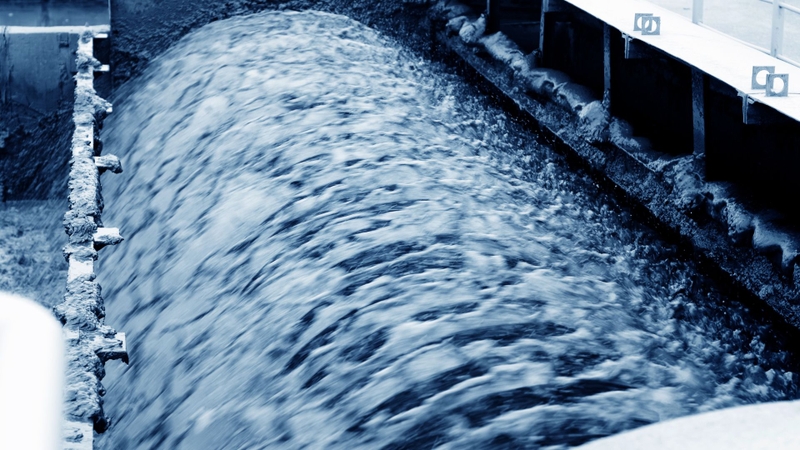 Potassium carbonate tác dụng như một chất làm mềm nước