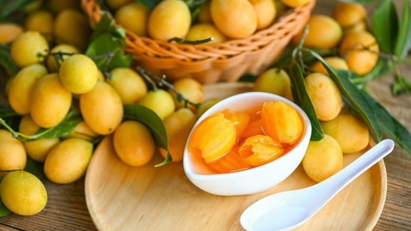 Nhờ giàu chất xơ, thanh trà giúp cải thiện táo bón hiệu quả khi kết hợp uống đủ nước