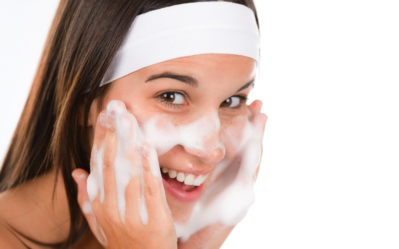 Nằm lòng quy trình trang điểm đơn giản để có gương mặt đẹp 1