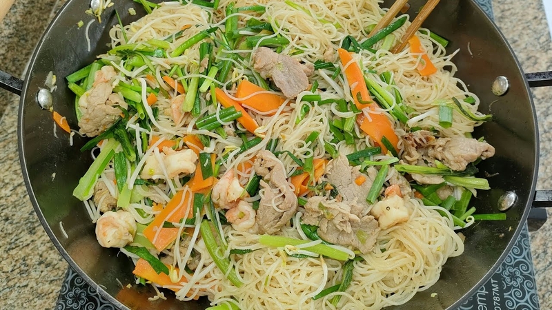 Sau khi sinh ăn bún được không? Những điều mẹ cần lưu ý khi ăn bún sau sinh 2