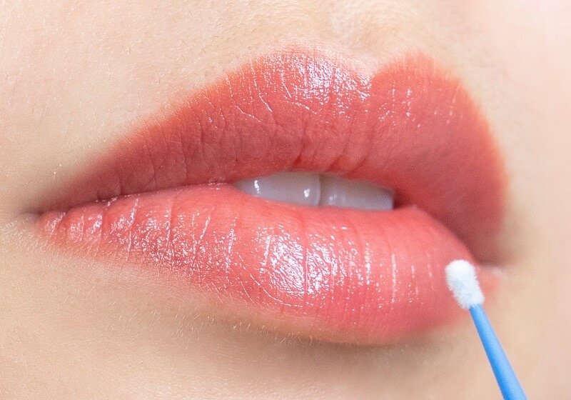 Sau khi xăm môi 4 ngày chưa bong có bất thường không 2