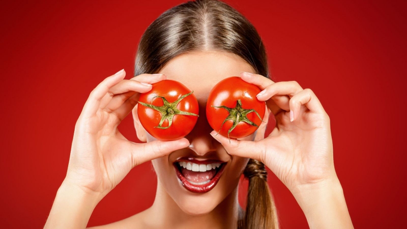 Sau khi xăm môi ăn cà chua được không 2