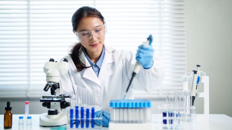 Serine được tạo ra nhờ các chủng vi sinh vật đã được chọn lọc hoặc cải tiến qua phương pháp lên men sinh học