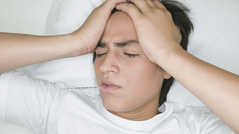 Sốt siêu vi ở người lớn kéo dài mấy ngày thì khỏi? Hướng dẫn tự chăm sóc tại nhà khi bị sốt siêu vi 1