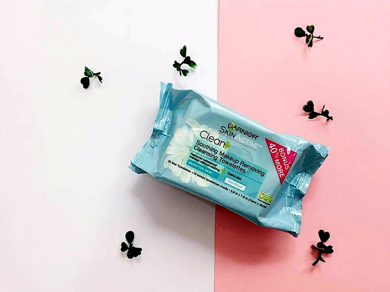 Khăn ướt tẩy trang Garnier Soothing Cleansing Wipes
