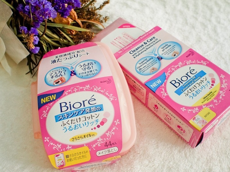 Khăn ướt tẩy trang Biore