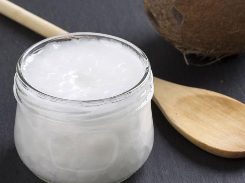 Tác dụng trị mụn của dầu dừa sẽ khiến bạn bất ngờ