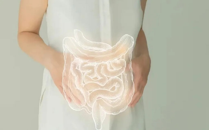 Tai-sao-di-ngoai-co-chat-nhay-mau-vang (3).png