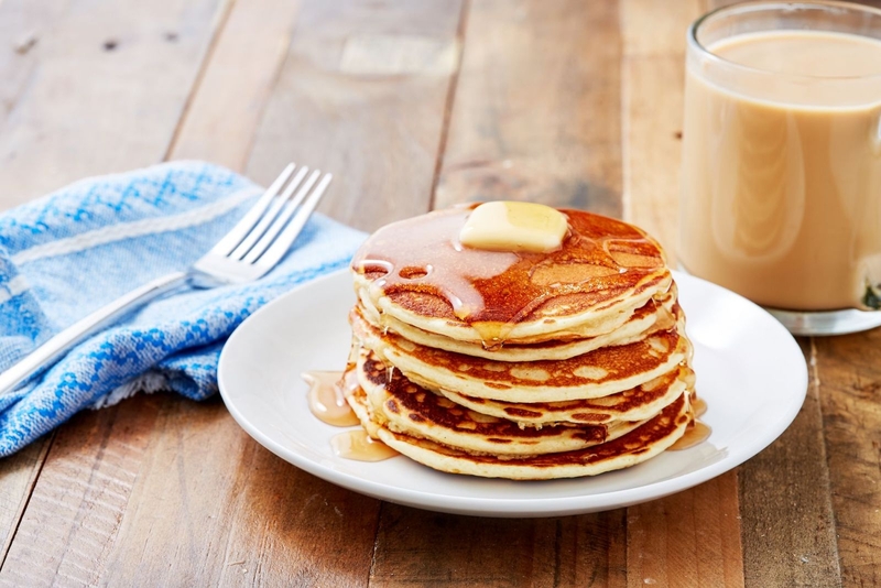 Thêm sữa vào những món ăn như bánh kếp, bánh quế và ca cao bởi những món này chứa lượng caffein cao 3