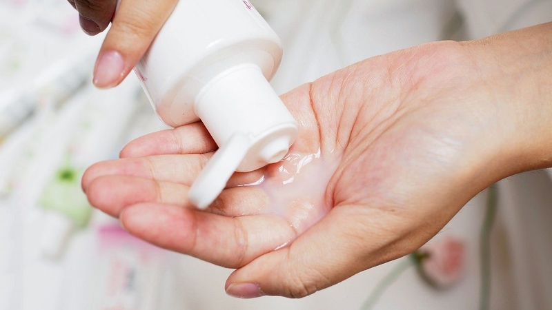 Thói quen dùng dung dịch vệ sinh phụ nữ mỗi ngày có tốt không 1