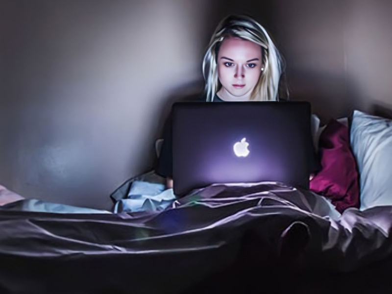 Thức khuya có làm trễ kinh không? 2