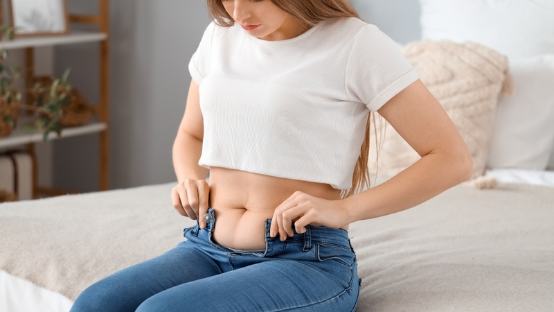 Cortisol tăng kéo dài khiến cơ thể tích mỡ nhiều hơn, đặc biệt ở vùng bụng