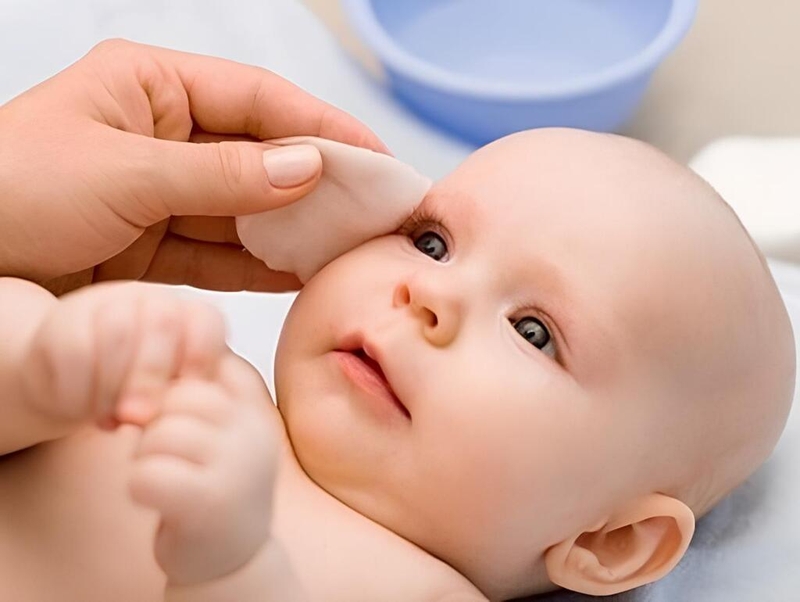 Thuốc nhỏ mắt cho trẻ dưới 1 tuổi: Lựa chọn và cách sử dụng an toàn cho bé 3