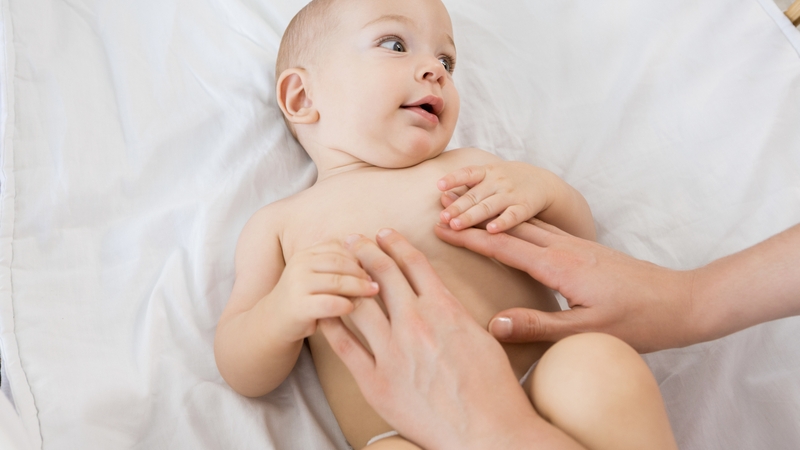 tre-7-thang-di-ngoai-bao-nhieu-lan-1-ngay-la-bat-thuong 4