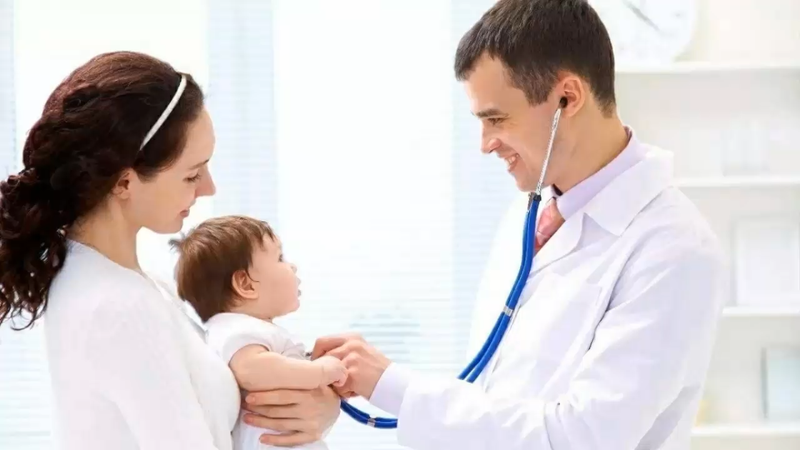 Cách xử lý khi trẻ sơ sinh bị nghẹt mũi, khò khè