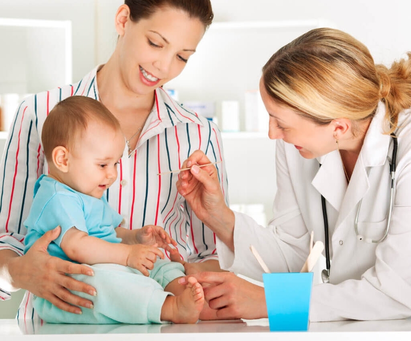 Trẻ sơ sinh bị ọc sữa và thở khò khè: Nguyên nhân và cách khắc phục 4