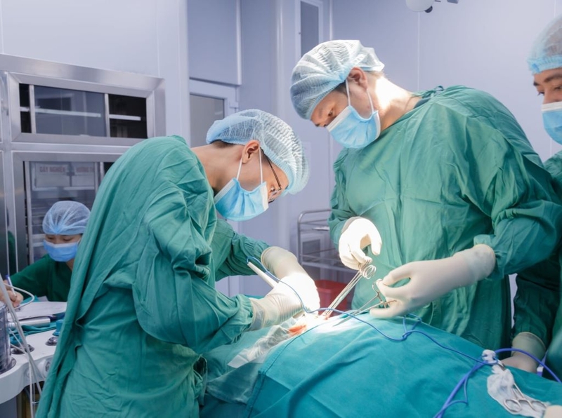 Triệu chứng lâm sàng và phương pháp điều trị bệnh ung thư tuyến giáp di căn hạch 3