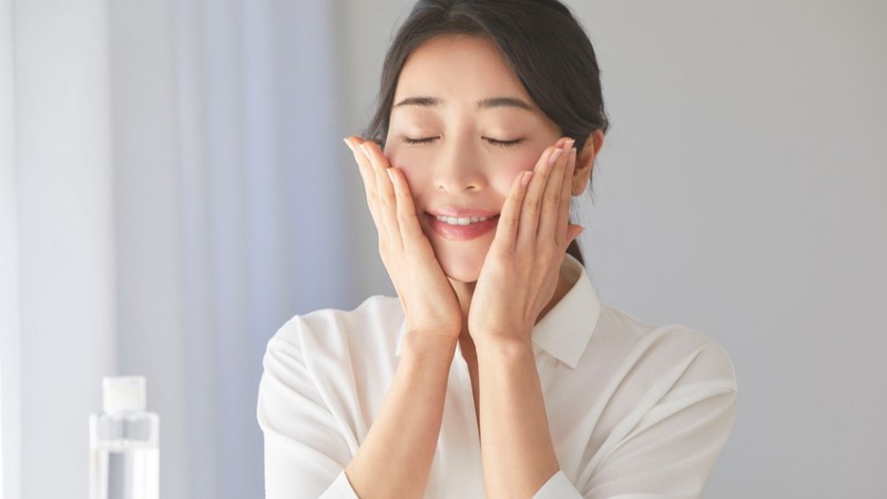 Bổ sung trilinolein vào quy trình chăm sóc da khô để tăng cường độ ẩm