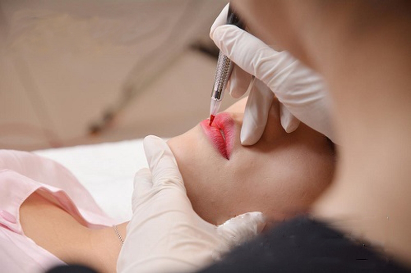 Xăm môi cần kiêng thịt gà trong bao lâu 1