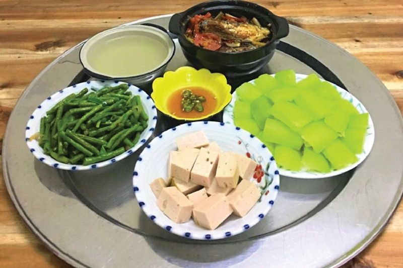 Thực đơn cho bà mẹ sau sinh nên bổ sung nhiều rau xanh và các dưỡng chất cần thiết