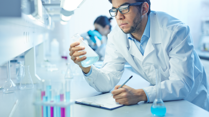 Acetonitrile có độc không? Phơi nhiễm kéo dài có thể gây nguy hại đến sức khỏe