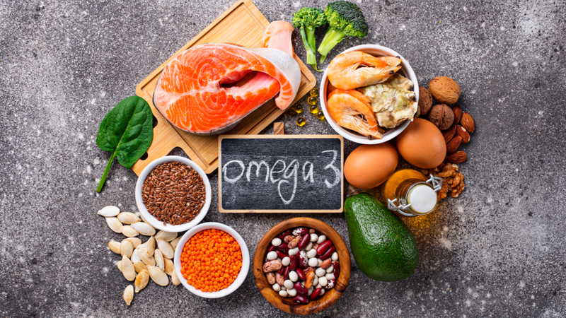 Omega-3 là acid béo thiết yếu có vai trò trong điều hòa viêm, bảo vệ tim mạch và hỗ trợ chức năng thần kinh