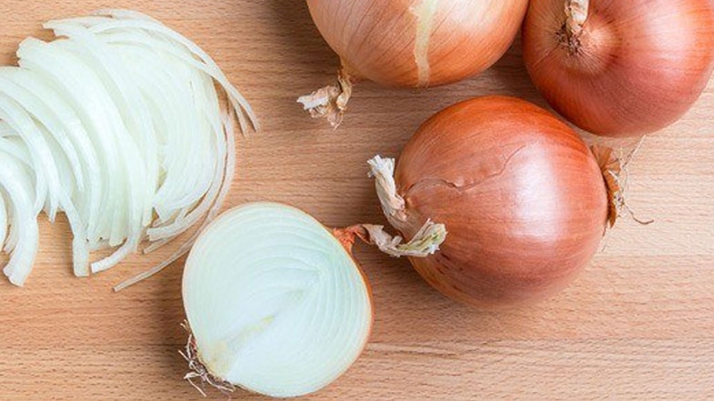 Người bệnh dạ dày không nên ăn nhiều hành tây