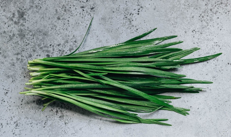 Ai không nên ăn lá hẹ? Những thực phẩm tránh kết hợp với lá hẹ 1