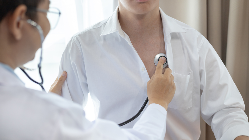 Người mắc bệnh tim mạch cần tham khảo ý kiến bác sĩ trước khi sử dụng sâm tố nữ
