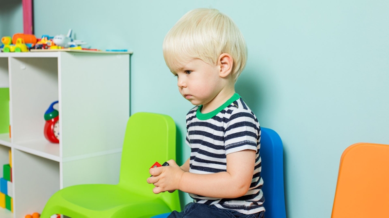 Ái kỷ trong giao tiếp: Khi cuộc trò chuyện chỉ còn là sân khấu một người 2