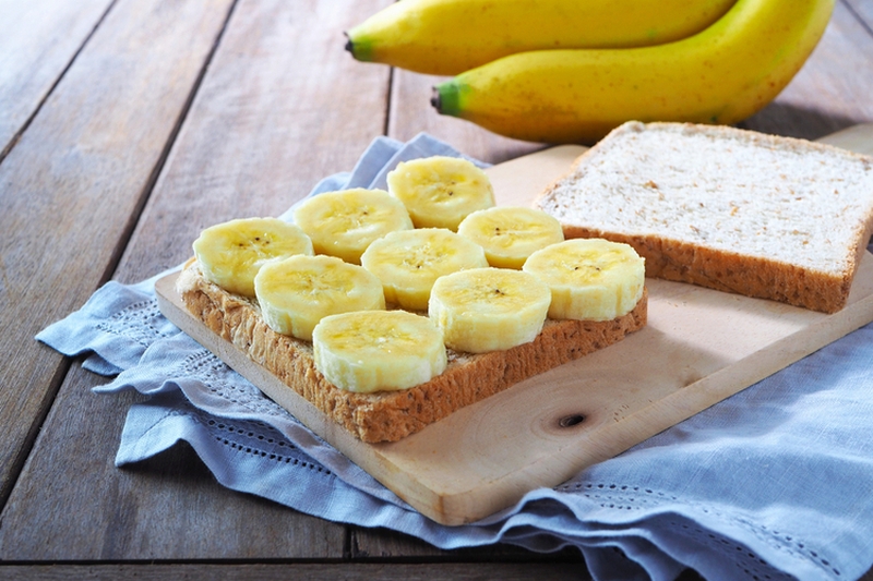 tre-so-sinh-bi-tieu-chay-me-nen-an-gi-1