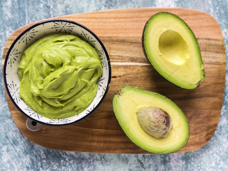 Kết hợp quả bơ trong các bữa ăn hàng ngày, bạn sẽ cảm thấy no nhanh hơn nhờ đó giảm lượng thức ăn mà cơ thể hấp thụ