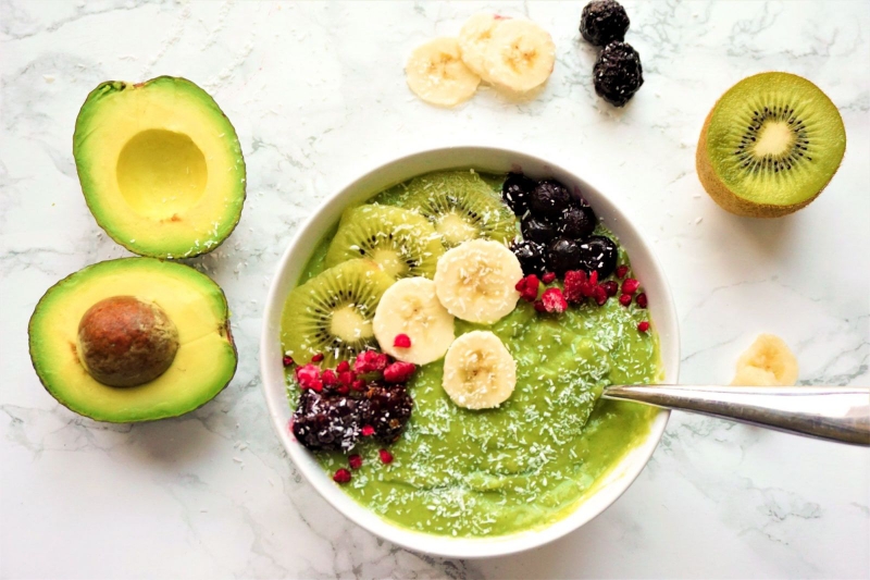 Bơ nên được kết hợp với các loại rau tươi và trái cây giàu chất dinh dưỡng