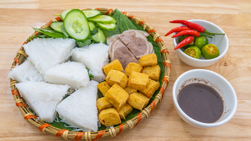 Nguy cơ nổi mụn có thể liên quan đến một số thành phần trong món ăn