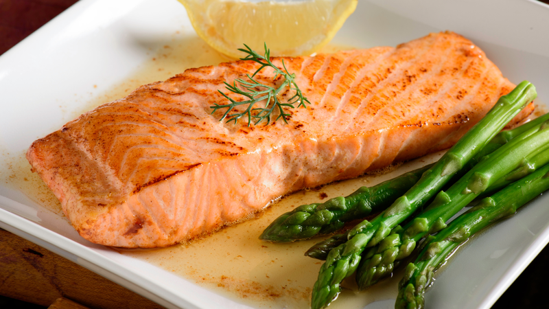 Hiểu rõ ăn cá hồi có tác dụng gì sẽ giúp bạn bổ sung thực phẩm này một cách khoa học
