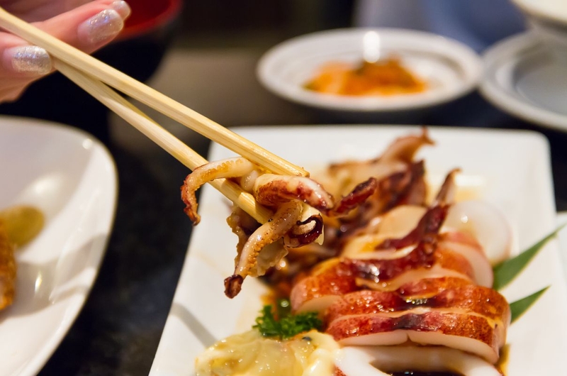 Ăn cá mực có tác dụng gì? Nguy cơ tiềm ẩn khi ăn mực 3