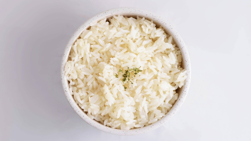 Một người trưởng thành chỉ nên ăn 2 - 3 chén cơm trắng mỗi ngày
