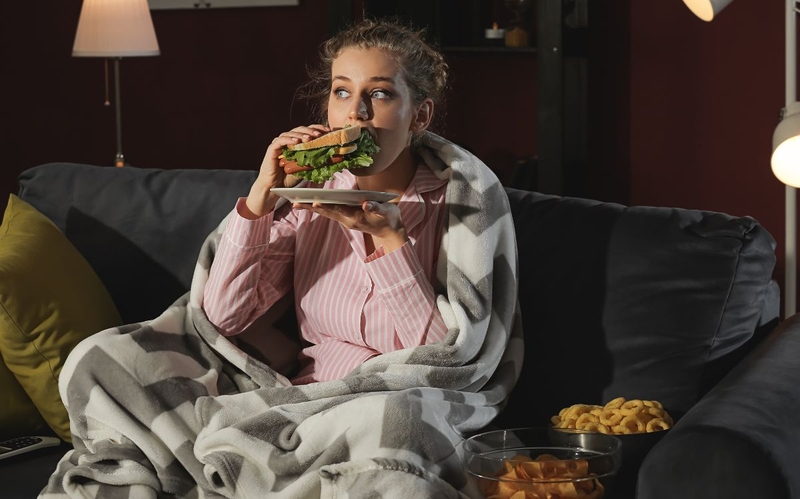 Ăn đêm có tốt không? Lợi ích và tác hại của ăn đêm với sức khỏe 3