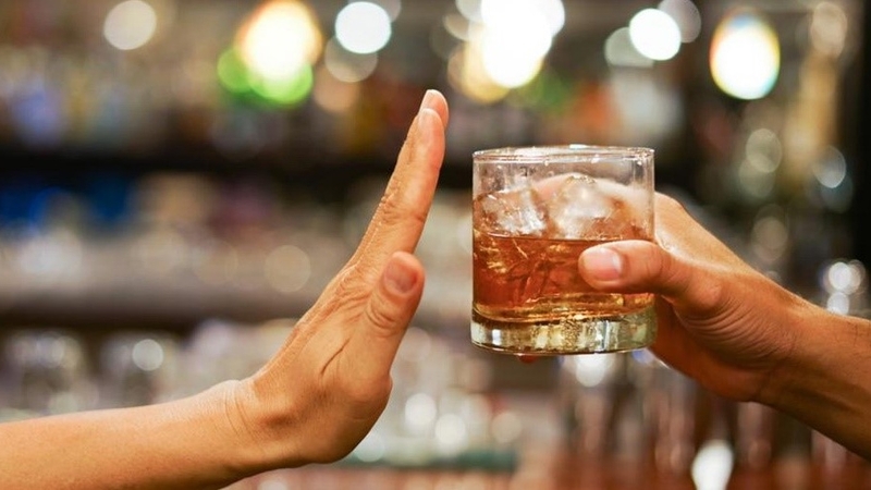 an-gi-de-tieu-hach-che-do-dinh-duong-cho-nguoi-bi-noi-hach 4