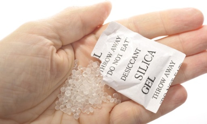 Ăn hạt chống ẩm có sao không 2