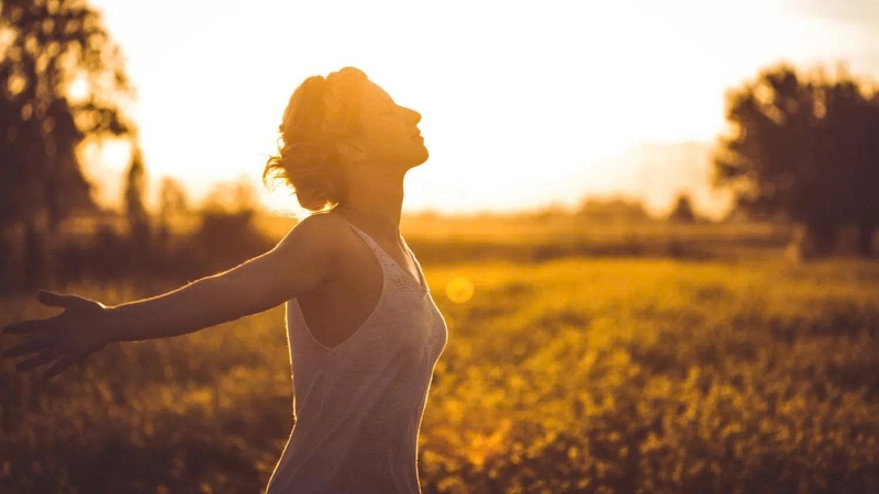 “An lạc là gì?” không chỉ là một câu hỏi, mà còn là lời mời gọi mỗi người tìm hiểu giá trị của sự bình an nội tâm