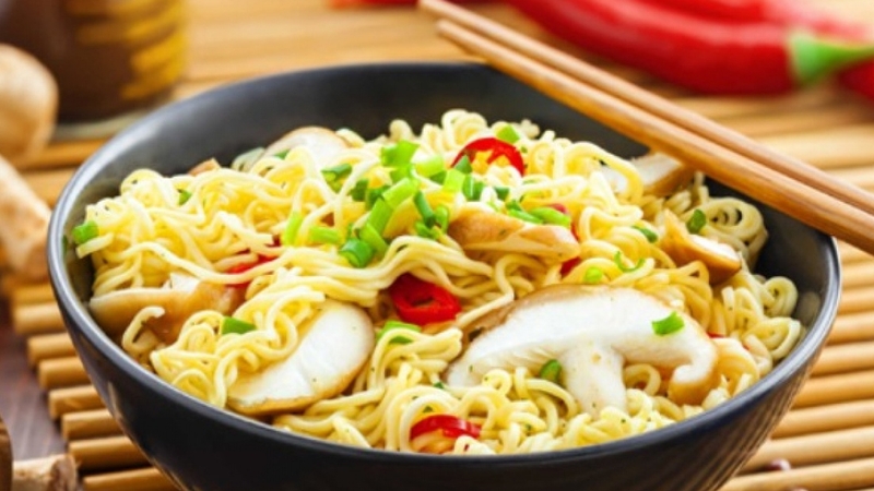 Giải đáp thắc mắc: Ăn mì tôm có bị ung thư không? 4