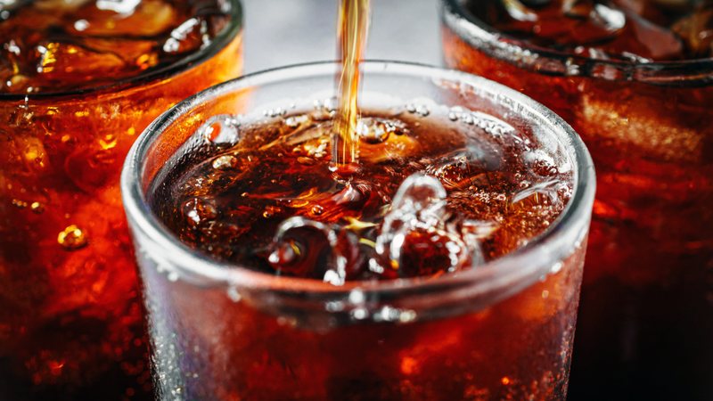 Không tiêu thụ đường quá mức, đặc biệt là đường tinh luyện, đồ ngọt, bánh kẹo, nước có gas