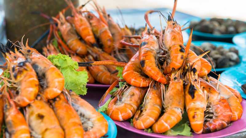 Hải sản có vỏ là một trong những loại hải sản mà người có nguy cơ gout cần lưu ý