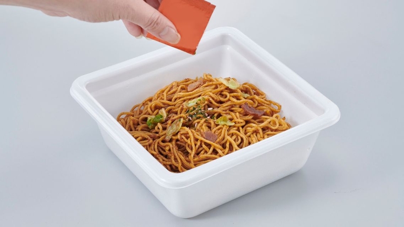 Cả nam và nữ đều có thể bị ảnh hưởng nếu ăn mì quá nhiều và không đúng cách