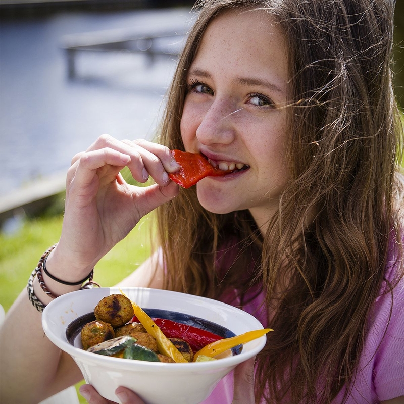 an-ot-co-hai-da-day-khong-mach-ban-cach-an-ot-khong-gay-hai-den-da-day 1.jpg