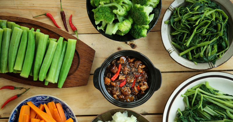 Bạn nên ăn trái cây và rau theo cách có sẵn tự nhiên hoặc theo các kỹ thuật nấu ăn không có hay ít chất béo