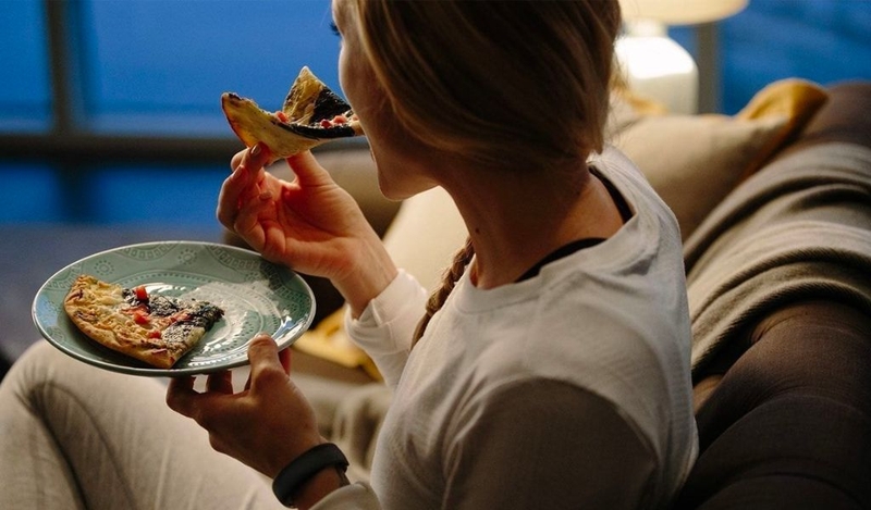 Ăn socola trước khi ngủ có sao không? Thực phẩm không nên ăn trước khi ngủ 3