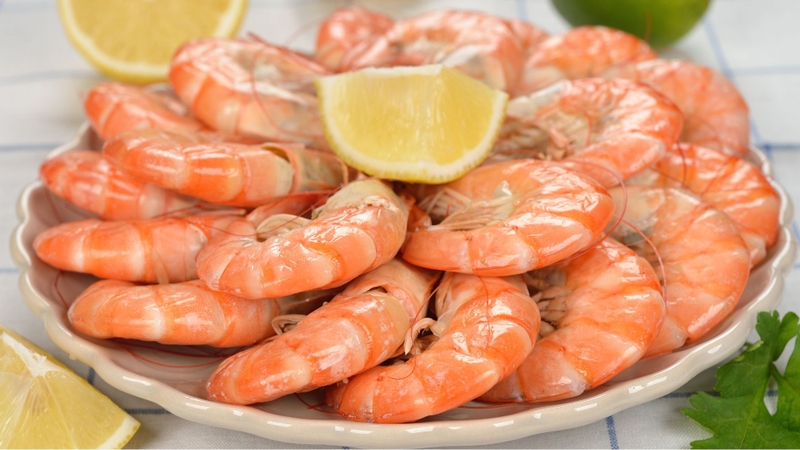 "Ăn tôm nhiều có tốt không?" là thắc mắc của nhiều người